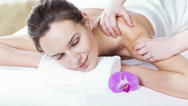 Die Tuina-Massage ist eine alte chinesische Massagetechnik