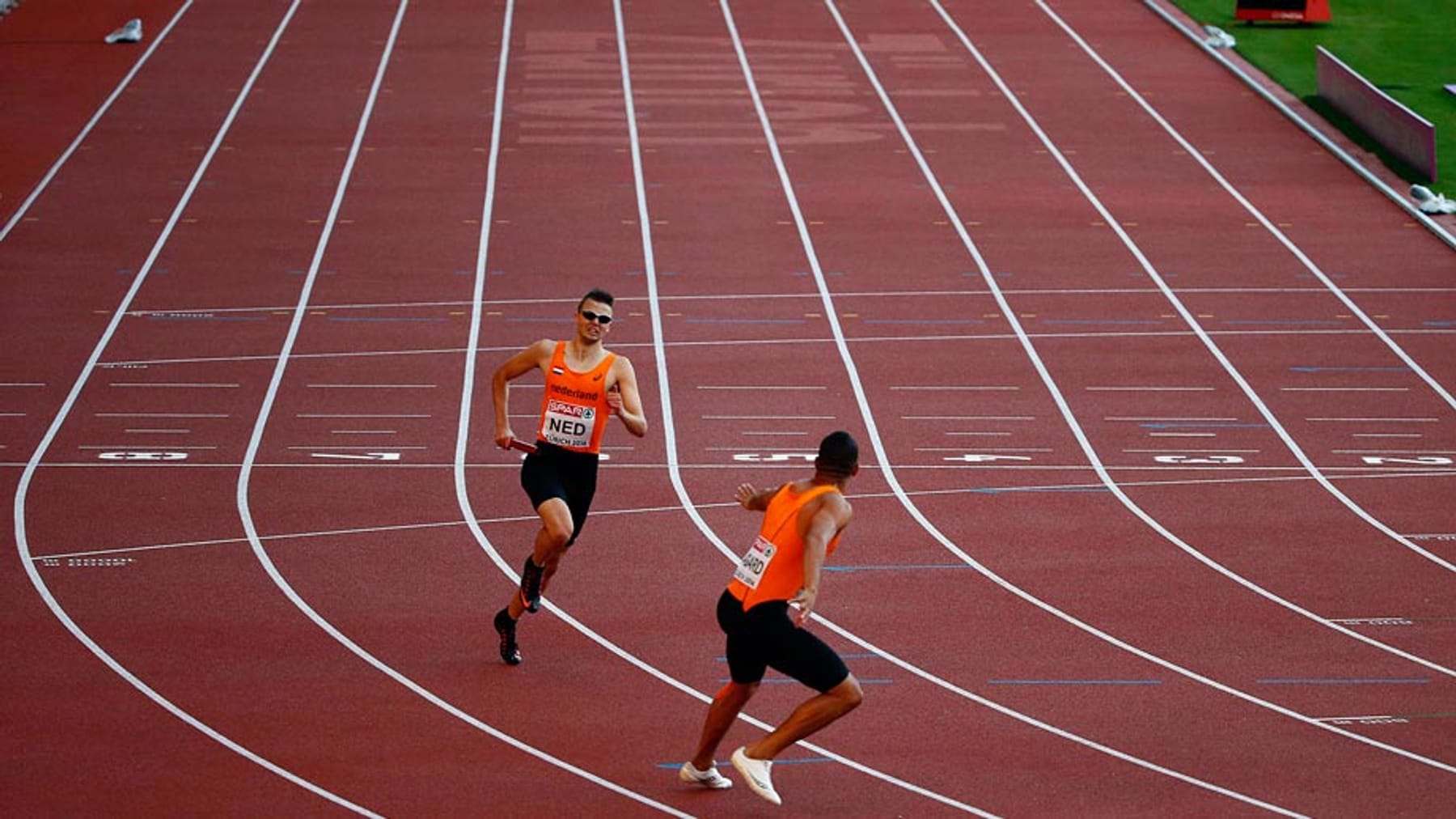 LeichtathletikEM 2014 Staffel aus Holland läuft vor leeren Rängen