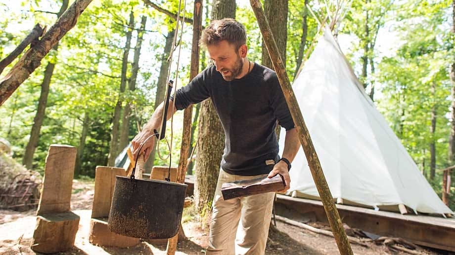 Marc Freukes warf alles hin und baute sich in der Natur ein neues Leben auf.