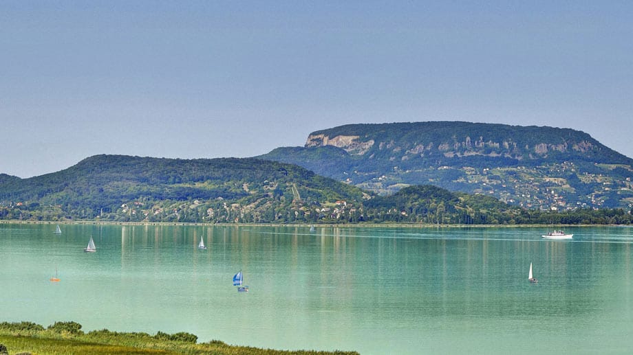Plattensee-Panorama: Der Balaton gehört zu den eindrucksvollsten Landschaften Ungarns.