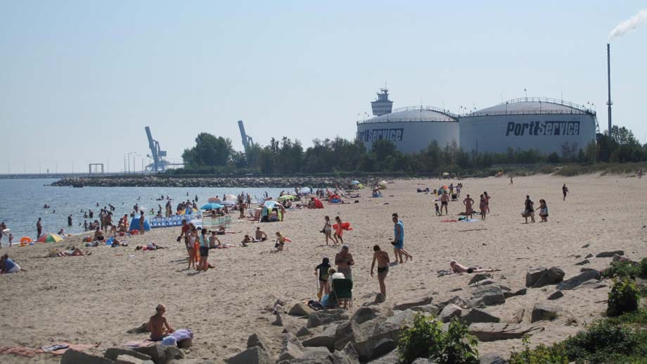 Am Strand der Westerplatte lässt sich gut Baden. Allerdings hat der Ort eine dunkle Vergangenheit.