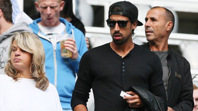 Sami Khedira schaute sich das Spiel in Leipzig zusammen mit seinen Eltern an. Sami Khedira schaute sich das Spiel in Leipzig zusammen mit seinen Eltern an.
