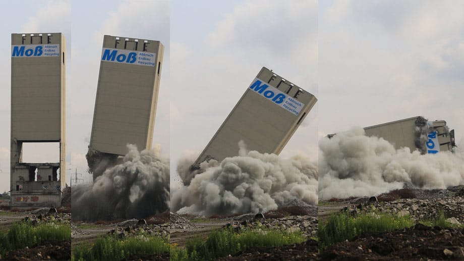 Der 75 Meter hohe Kohleturm fiel wie geplant.