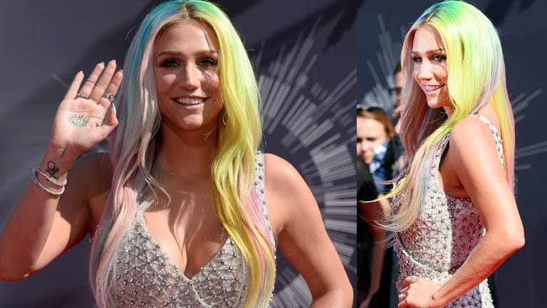 Was war bei Kesha wohl auffälliger: das pralle Dekolleté oder die Haare in verwaschenen Regenbogenfarben?