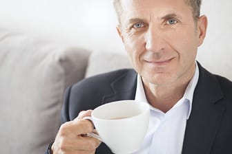 Auch Herzkranke dürfen Kaffee in Maßen trinken.