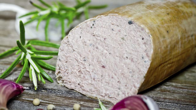 Wenn Sie etwas Ungewöhnliches kochen möchten, versuchen Sie es mit der Zubereitung von Leberwurst.