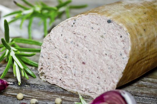 Wenn Sie etwas Ungewöhnliches kochen möchten, versuchen Sie es mit der Zubereitung von Leberwurst.