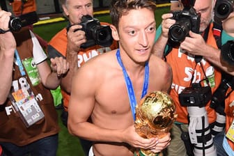 Mesut Özil nach dem WM-Triumph im Maracana.