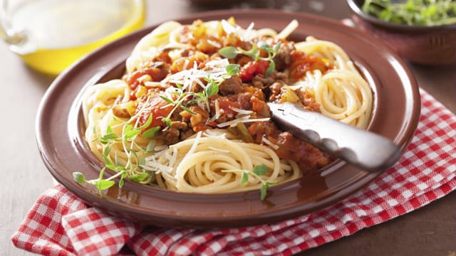 Vegane Bolognese ähnelt optisch und geschmacklich dem Klassiker aus Hackfleisch