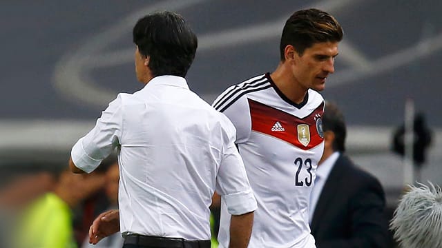 Mario Gomez musste sich bei seiner Auswechslung Pfiffe anhören.