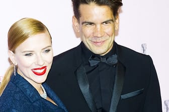 Scarlett Johansson mit ihrem Verlobten.