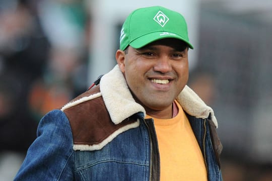 So kennen die Fußball-Fans den ehemaligen Bremer Ailton: Immer gut gelaunt.