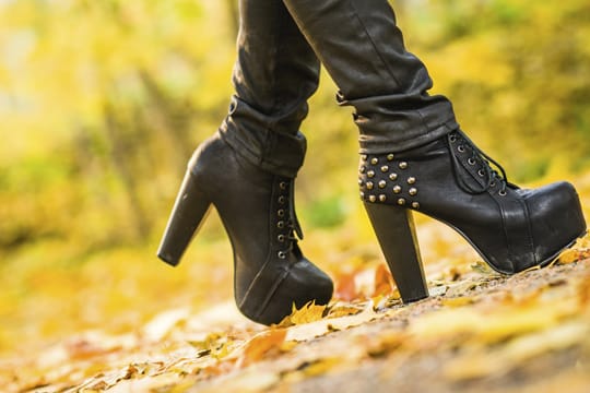 Rock 'n' Roll: Schuhe mit Blockabsatz und Nieten