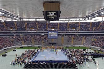 Die Veranstalter bedanken sich bei 44.189 Zuschauern in der Frankfurter Arena.