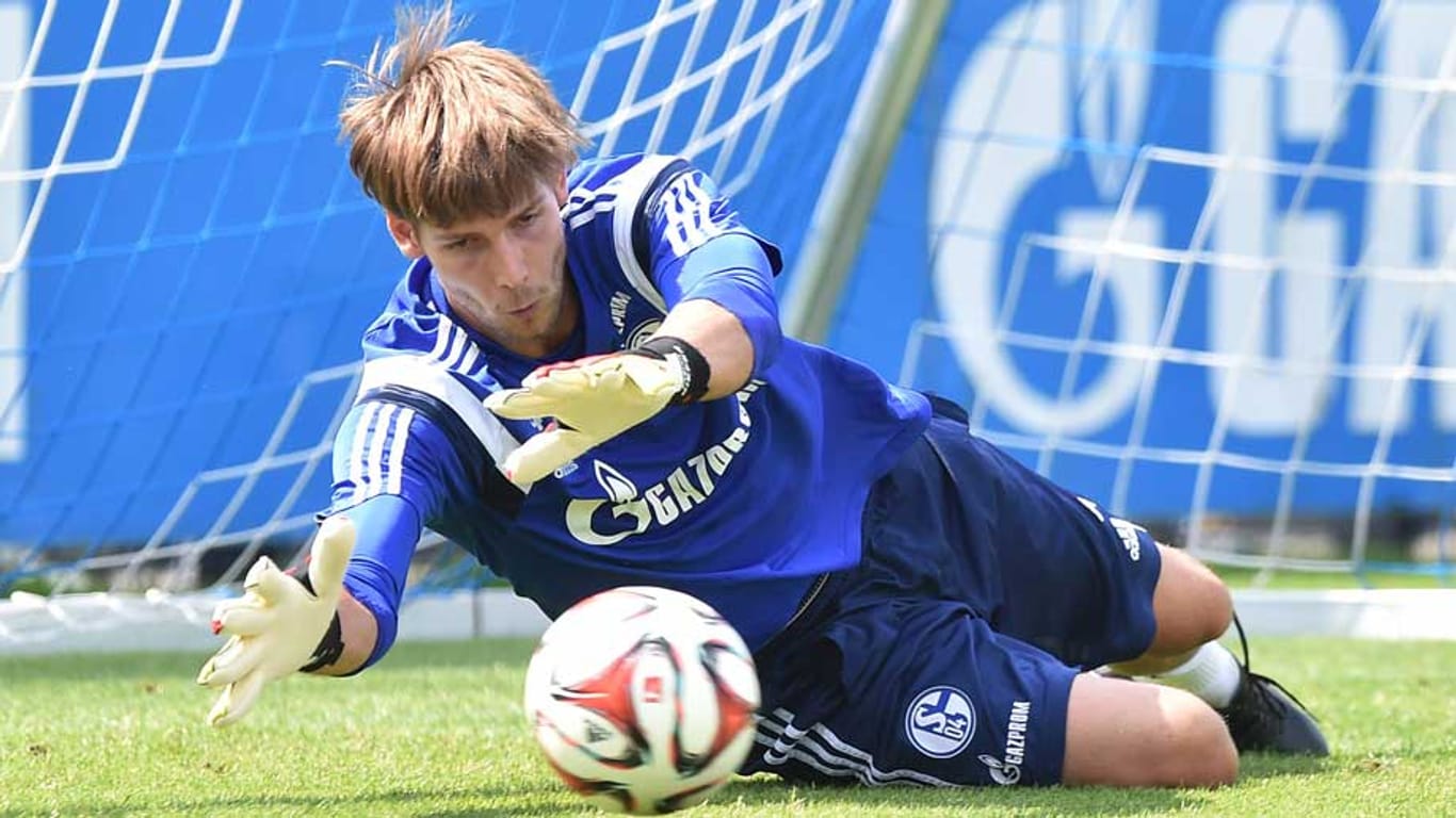 Fabian Giefer beim Torwart-Training auf Schalke.
