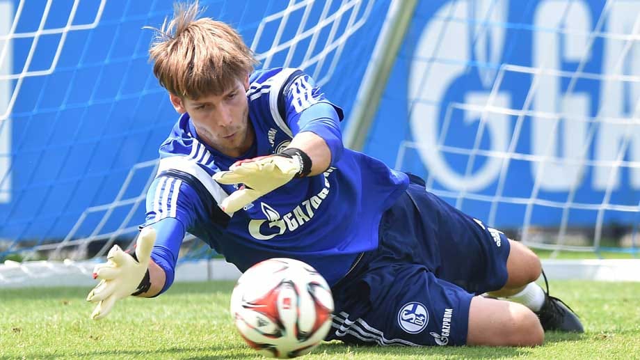 Fabian Giefer beim Torwart-Training auf Schalke.