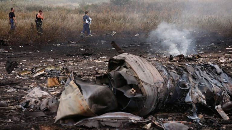 Um die Umstände des Absturzes von Flug MH17 über der Ost-Ukraine gibt es laut Bundesregierung "keine gesicherten Erkenntnisse".