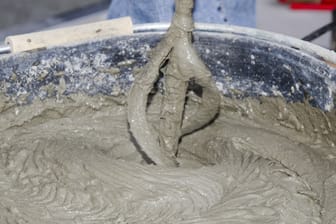 Bei Zement hängt das richtige Mischverhältnis vom Baustoff ab