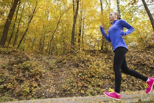 Treiben Sie Sport nur, wenn Sie vollständig gesund sind. Anderenfalls droht eine Hermuskelentzündung, die tödlich sein kann.