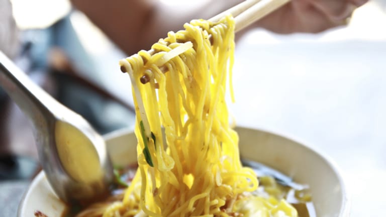 Die Glutamatunverträglichkeit wird auch China-Restaurant-Syndrom genannt – obwohl der Geschmacksverstärker auch in vielen anderen Speisen enthalten ist