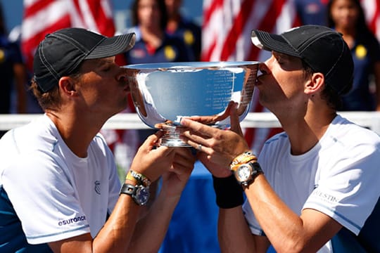 Erfolgreich: Die Bryan-Brüder feiern mit dem Gewinn der Doppelkonkurrenz der US Open ihren 100. Titel.