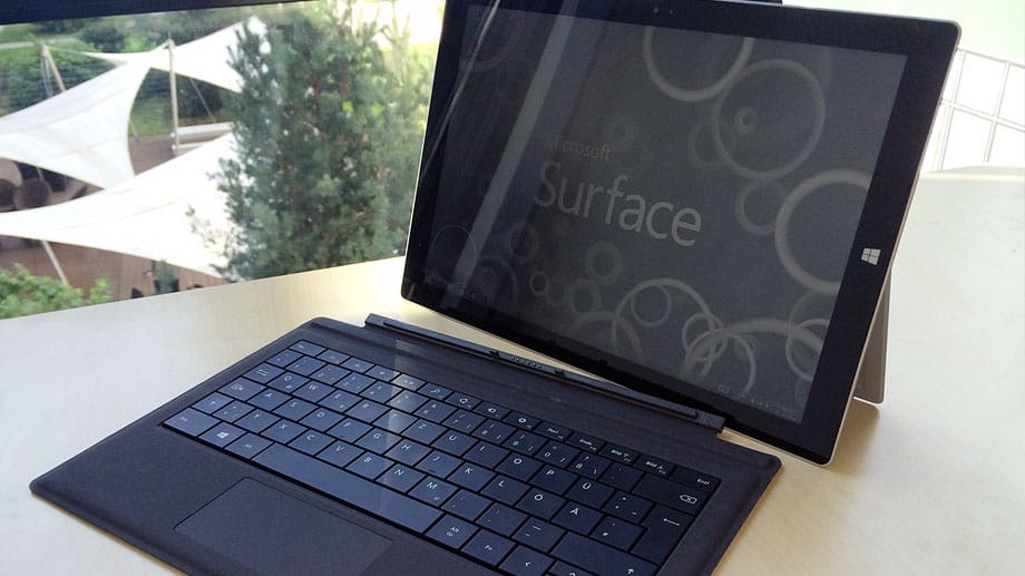 Als Notebook auf dem Tisch überzeugt das Surface Pro 3