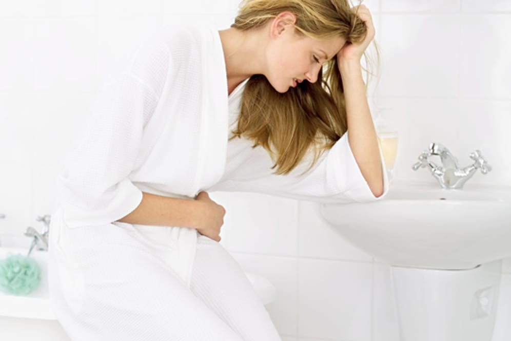 Übelkeit und Kopfschmerzen zählen zu den Symptomen einer Glutamatunverträglichkeit