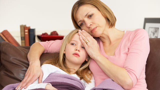 Wenn Ihr Kind operiert werden muss, sollten Sie Ruhe behalten und einen erfahrenen Kinderchirurg aussuchen.