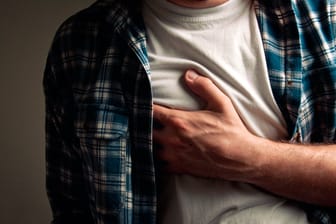 Eine Herzmuskelentzündung wird meist nicht sofort erkannt. Denn die Symptome weisen nicht immer eindeutig auf eine Myokarditis hin.