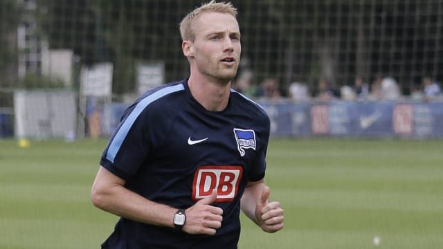 Felix Bastians beim Profi-Training der Herthaner im Juli 2014. Felix Bastians beim Profi-Training der Herthaner im Juli 2014.