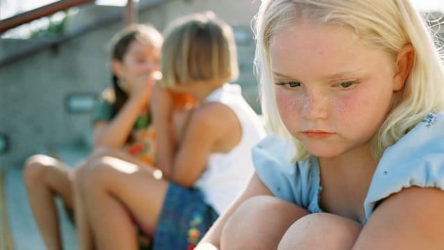 Übergewicht: Moppelige Kinder werden oft gehänselt - das verstärkt Unsicherheit und das Risiko, als Erwachsener fettleibig zu werden.