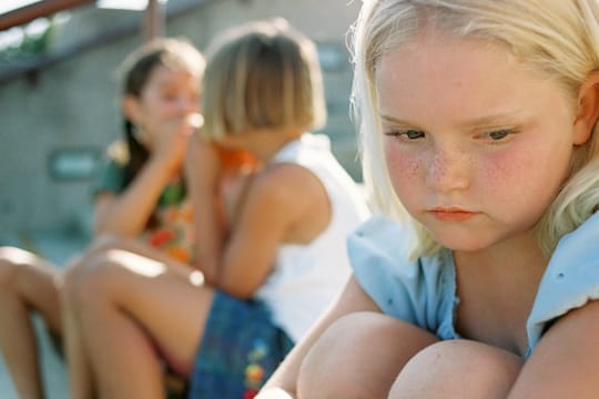 Übergewicht: Moppelige Kinder werden oft gehänselt - das verstärkt Unsicherheit und das Risiko, als Erwachsener fettleibig zu werden.