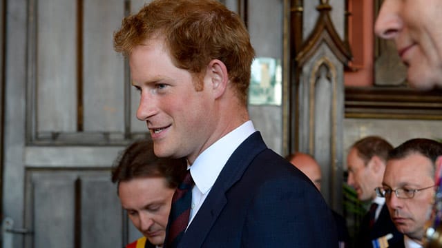 Erbt an seinem 30. Geburtstag das Hochzeitskleid seiner Mutter: Prinz Harry. Erbt an seinem 30. Geburtstag das Hochzeitskleid seiner Mutter: Prinz Harry.
