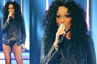 Welche Blondine steckt in diesem Cher-Outfit?