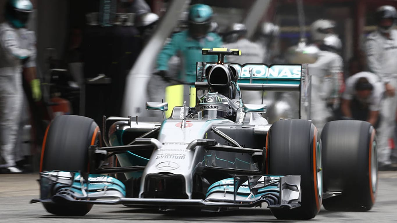 Formel-1-Pilot Nico Rosberg und Co. müssen auf Funk-Anweisungen ihrer Teams künftig verzichten.