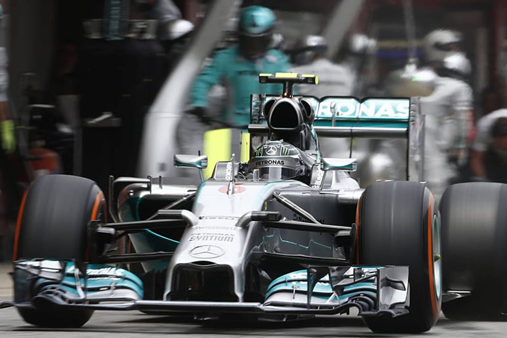 Formel-1-Pilot Nico Rosberg und Co. müssen auf Funk-Anweisungen ihrer Teams künftig verzichten.