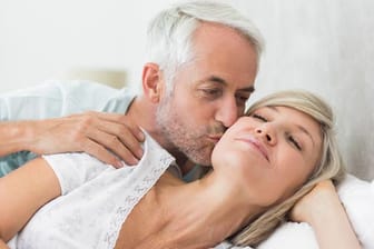 Viele Männer, die von Rückenproblemen geplagt sind, verzichten sogar auf Sex, um Schmerzen zu vermeiden.