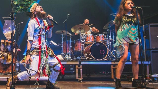 Die Crystal Fighters - hier während eines Auftrittes im Rahmen des "Berlin Festival" 2014 - trauern um ihren Drummer Andrea Marongiu. Die Crystal Fighters - hier während eines Auftrittes im Rahmen des "Berlin Festival" 2014 - trauern um ihren Drummer Andrea Marongiu.