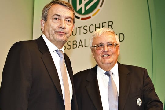 DFB-Präsident Wolfgang Niersbach (li.) und sein Vorgänger Dr. Theo Zwanziger.