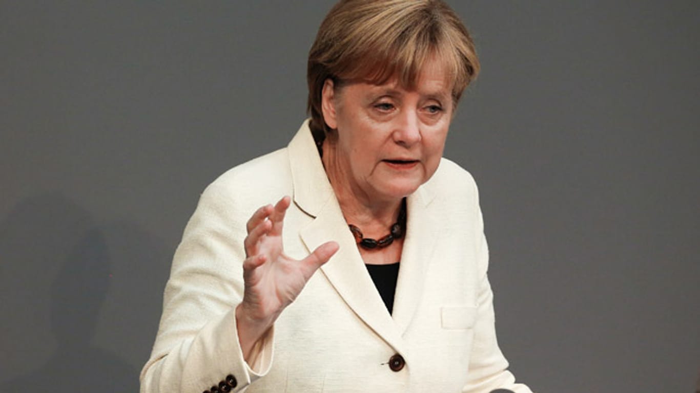 Bundeskanzlerin Angela Merkel (CDU) hat die Grünen in Thüringen vor der Beteiligung an einer Landesregierung unter Führung der Linken gewarnt.