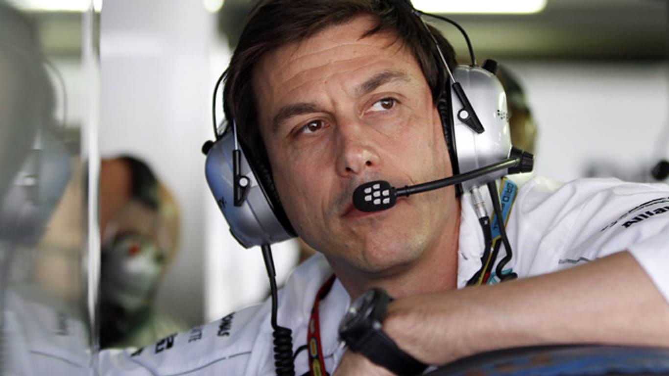 Mercedes-Motorsportchef Toto Wolff muss zukünftig am Kommandostand öfters schweigen.