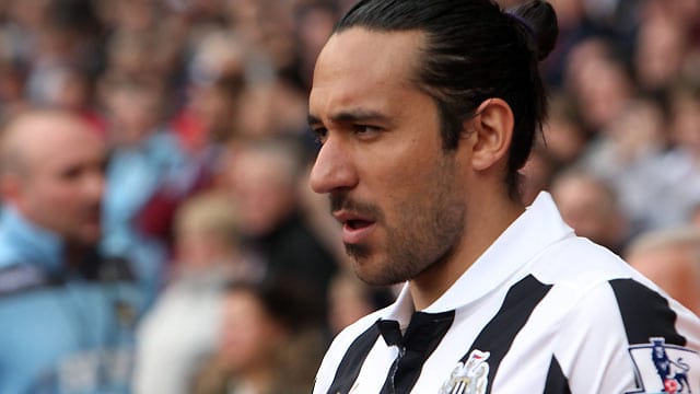 Newcastle-Star Jonas Gutierrez geht mit seiner Krebsdiagnose an die Öffentlichkeit. Newcastle-Star Jonas Gutierrez geht mit seiner Krebsdiagnose an die Öffentlichkeit.
