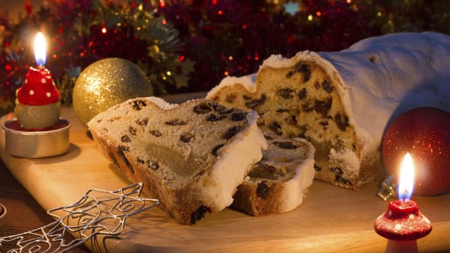 Christstollen ist ein traditionelles Gebäck zur Adventszeit.