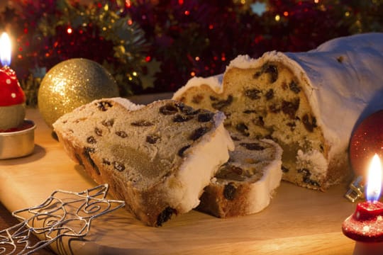 Christstollen ist ein traditionelles Gebäck zur Adventszeit.