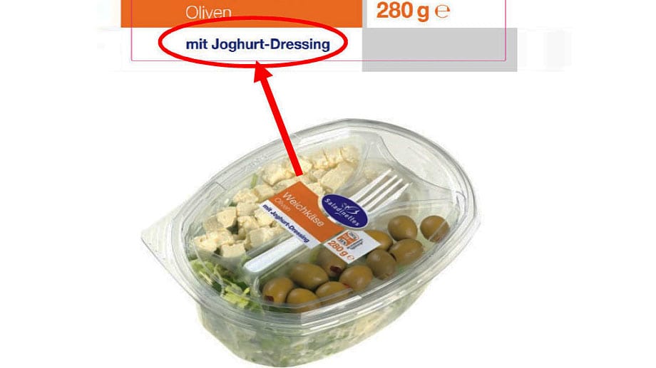 Lidl ruft wegen eines Etikettenfehlers den Salat "Saladinettes Weichkäse-Oliven-Salat mit Joghurt-Dressing" zurück.