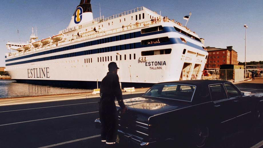 Estonia: Das Foto aus dem Sommer 1994 zeigt die "Estonia" im Fährhafen von Stockholm.