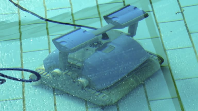 Einige Poolroboter können selbstständig ein Reinigungsprogramm für Ihren Pool erstellen