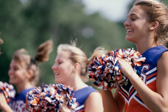 Ob zum Spaß oder für eine Sportmannschaft: Cheerleading macht gute Laune und hält fit