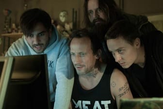 Geballte deutsche Film-Prominenz: Eylas M'Barek, Wotan Wilke Möhring, Antoine Monot und Tom Schilling im Thriller "Who Am I"