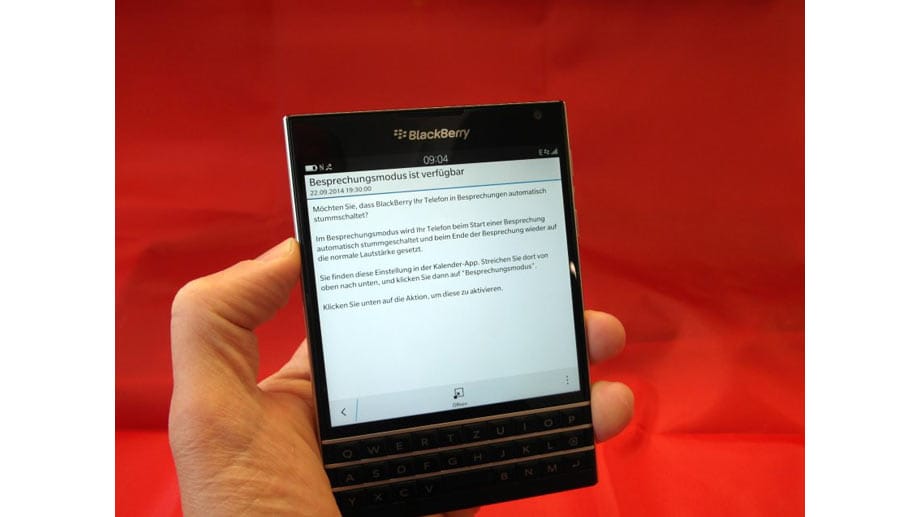 Breit bringt's: Laut Blackberry zeigen herkömmliche Smartphones Texte mit 40 Zeilen pro Zeile an. Der Passport kommt dagegen auf 60 Zeichen, was ein angenehmeres Lesen ermöglicht.
